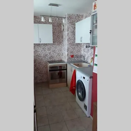 Апартамент Цвети Варна 90Кв.М. 3Стаен До 7 Човека Varna