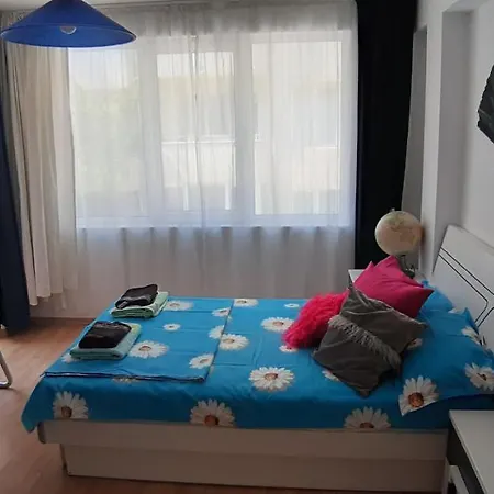 Апартамент Цвети Варна 90Кв.М. 3Стаен До 7 Човека * Varna